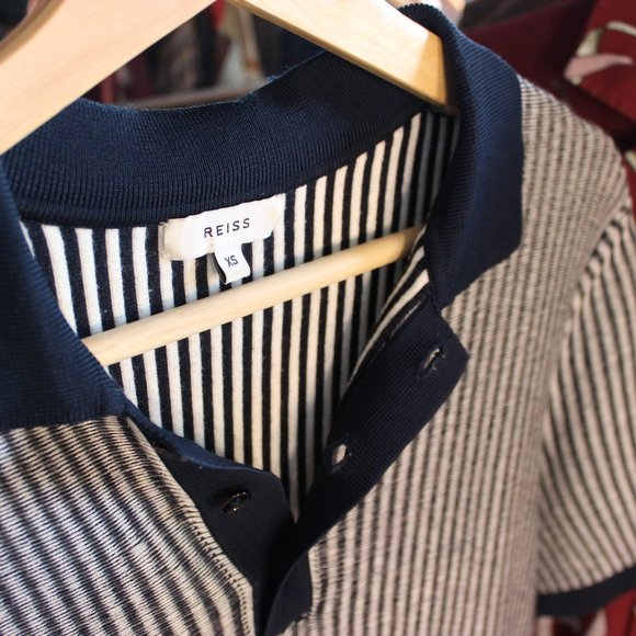 Reiss SS Knit button up - Picture 2 of 3